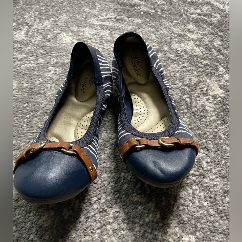 Ballet flats, blue and white.